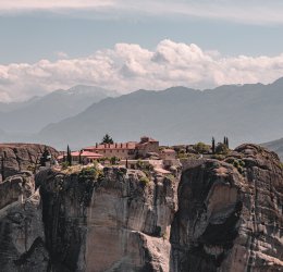 Туры в Каламбаку 2025 - цены на путевки в Грецию из Москвы от туроператора Coral Travel