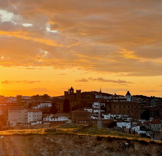 Туры в Касерес 2025 - цены на путевки в Испанию из Москвы от туроператора Coral Travel