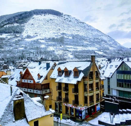 Туры в Лериду 2025 - цены на путевки в Испанию из Москвы от туроператора Coral Travel