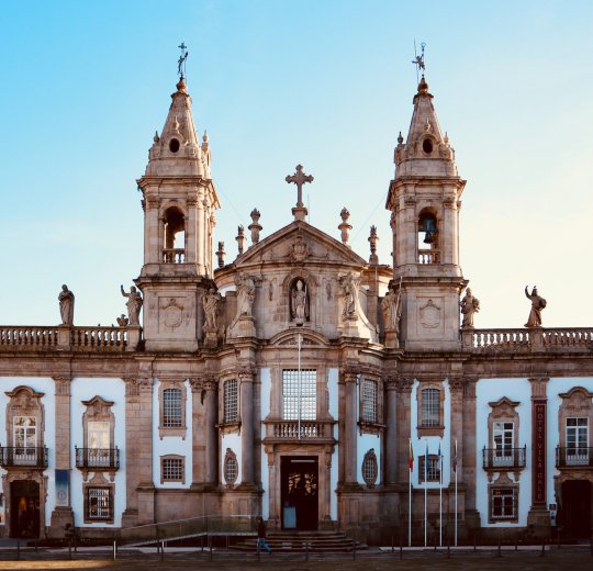 Туры в Брагу 2025 - цены на путевки в Португалию из Москвы от туроператора Coral Travel