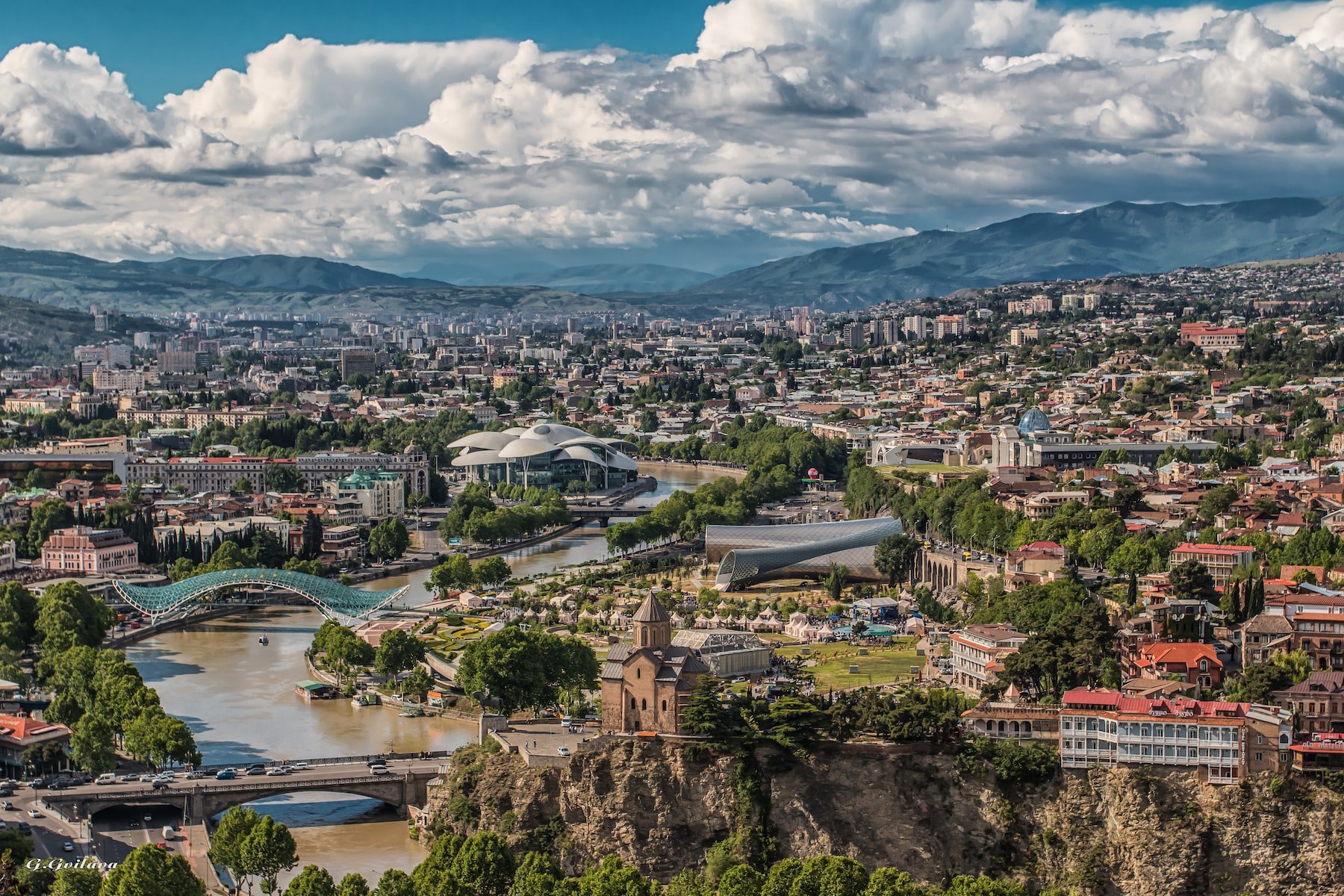 Где город тбилиси. Столица Грузии Тифлис. Грузия столица Тбилиси достопримечательности. Грузия Тбилиси панорама. Грузия столица 2021.